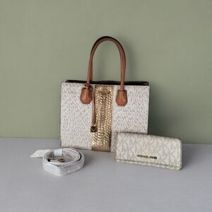 GUC - 2pcs Michael Kors Studio Handbag & Wallet Set Gold Center